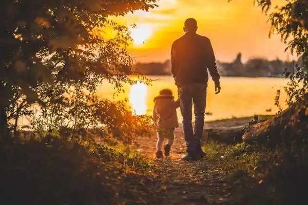 image of dad and child - parental alienation Bury